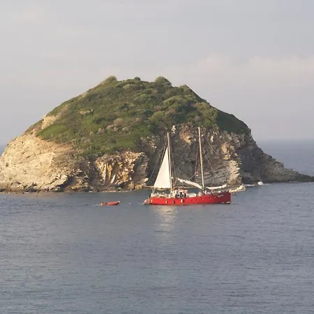Punta Dei Barbari #maestrale #libeccio #tramontana Appartement Cavo